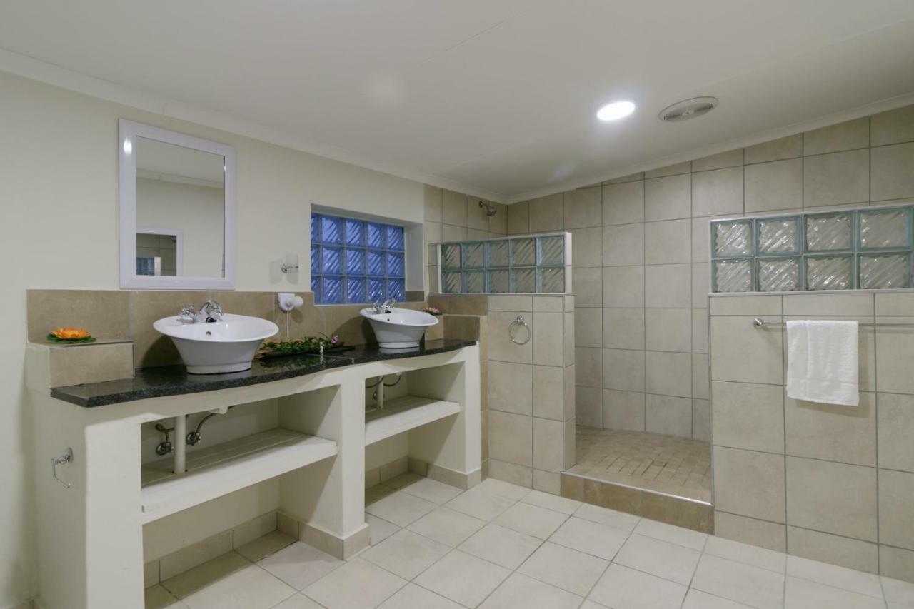 Eastbrook River Self Catering Cottages セッジフィールド エクステリア 写真